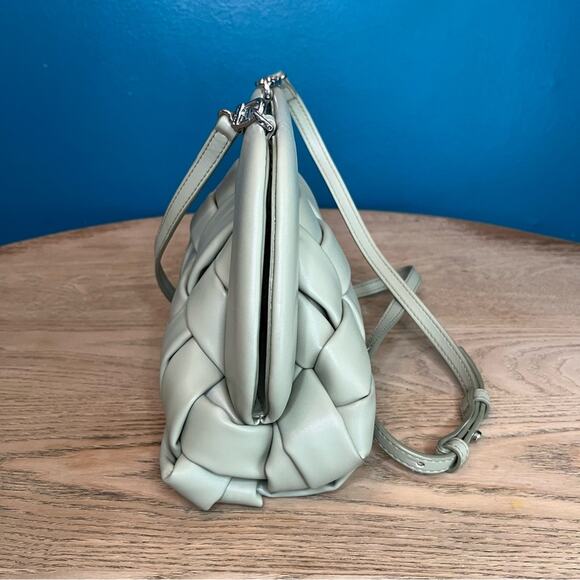 Themoire Tia Weaved Clutch Vegan Leather Puffy Crossbody Shoulder Light Green - Picture 2 of 10